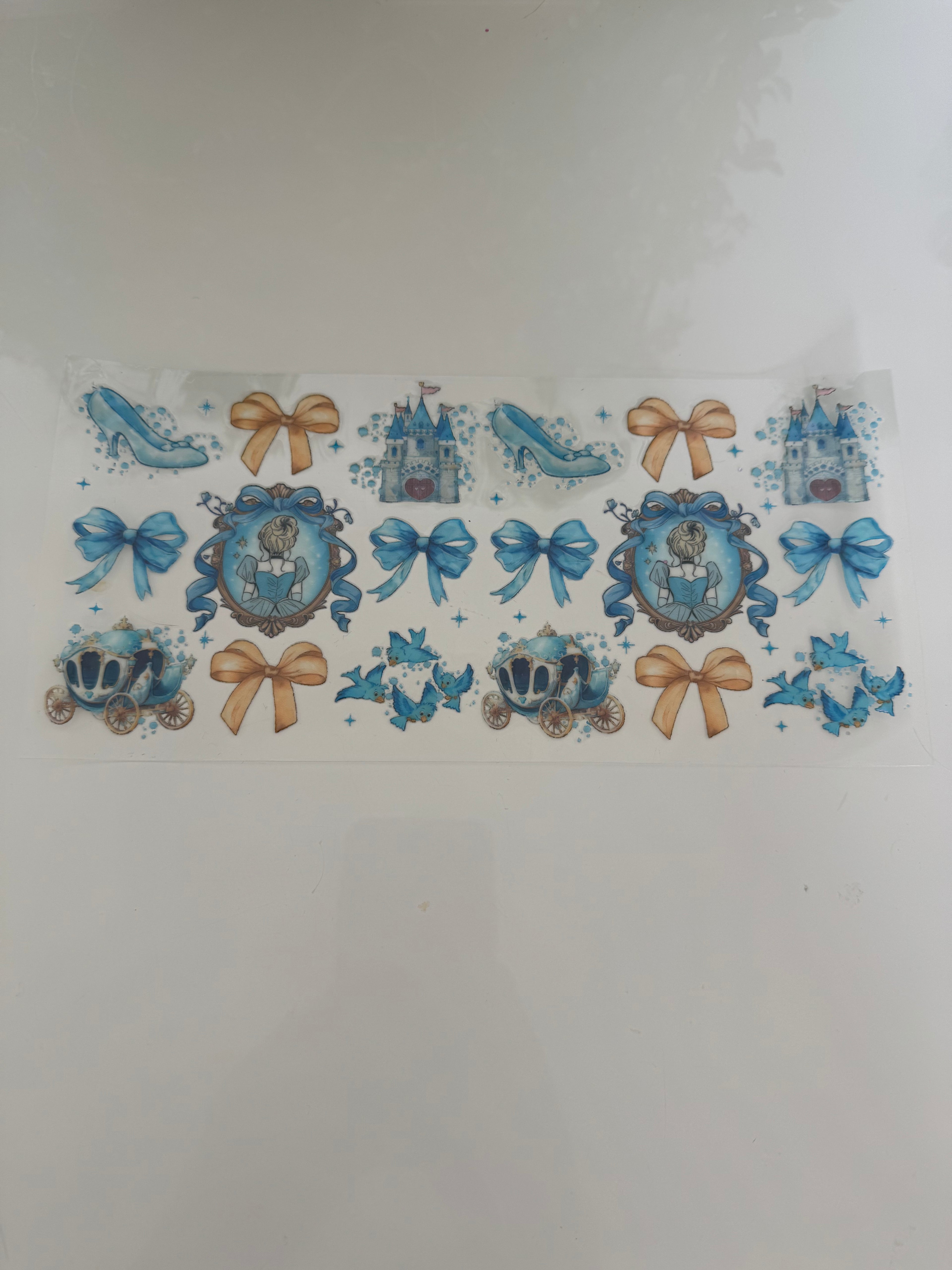 1032 Cinderella and bows