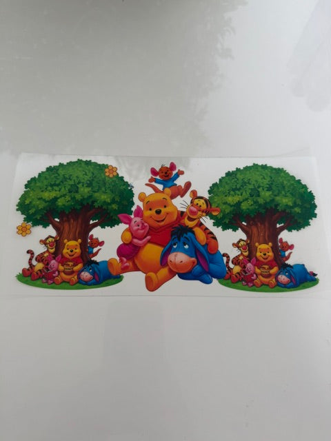 1024 Pooh and family under the tree
